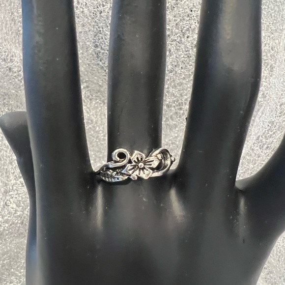 NEW: Choose Your 5 Pcs Elegant Vintage Stackable Style Finger Jewelry Decor - Picture 6 of 12